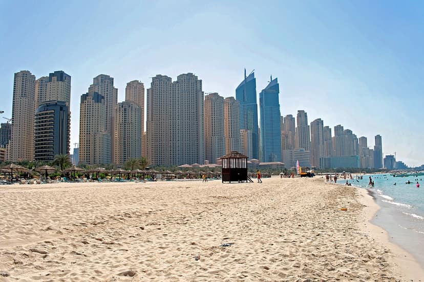 Il cargo cinese "Dubai Tower" inizia la rotta artica verso l'Europa