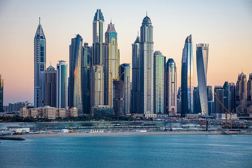 Il cargo cinese "Dubai Tower" inizia la rotta artica verso l'Europa