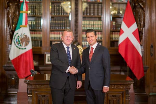 Foto de archivo: Trump anuncia acuerdo con Dinamarca para el control permanente de Groenlandia