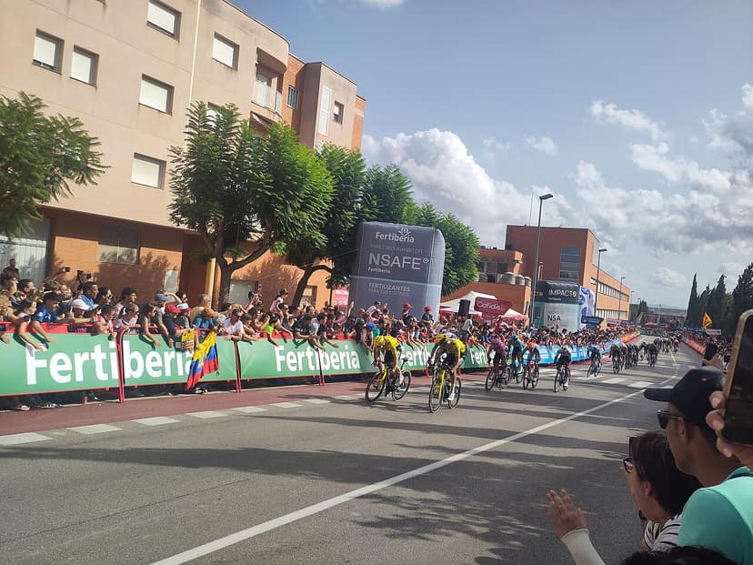 Matthew Brennan vence a quinta etapa da Vuelta