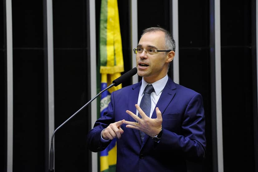 Mendonça determina afastamento de Andrei Rodrigues da PF