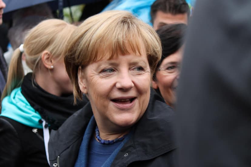 Merkel roept op tot 'strijd voor de democratie' tegen extreemrechts in Duitsland