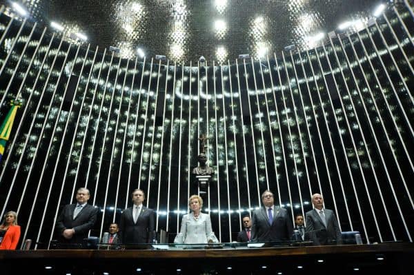 Photo d'archive: Ventura reporte la décision sur la motion de censure tandis que le PS critique le cas Neves
