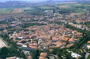 Arrestato un sedicenne a Grosseto per propaganda jihadista e neonazista