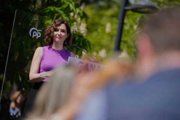Foto de arquivo: Ayuso ignora controvérsia com Feijóo sobre ático à venda