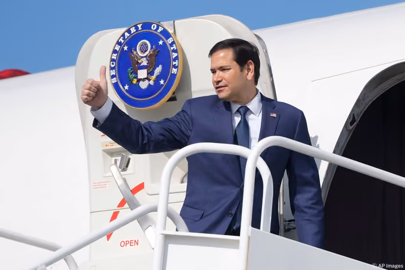 Trump droht Iran nach Vorfall auf Flydubai-Flug