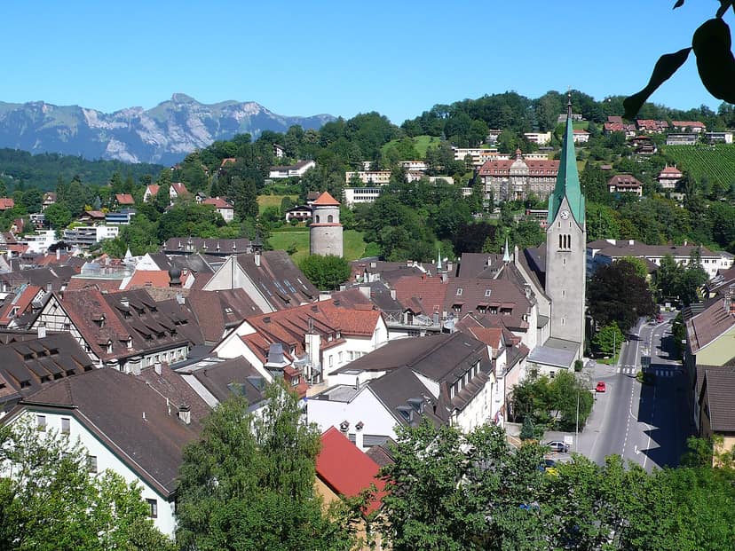 Criança de três anos reanimada após acidente de banho em Feldkirch