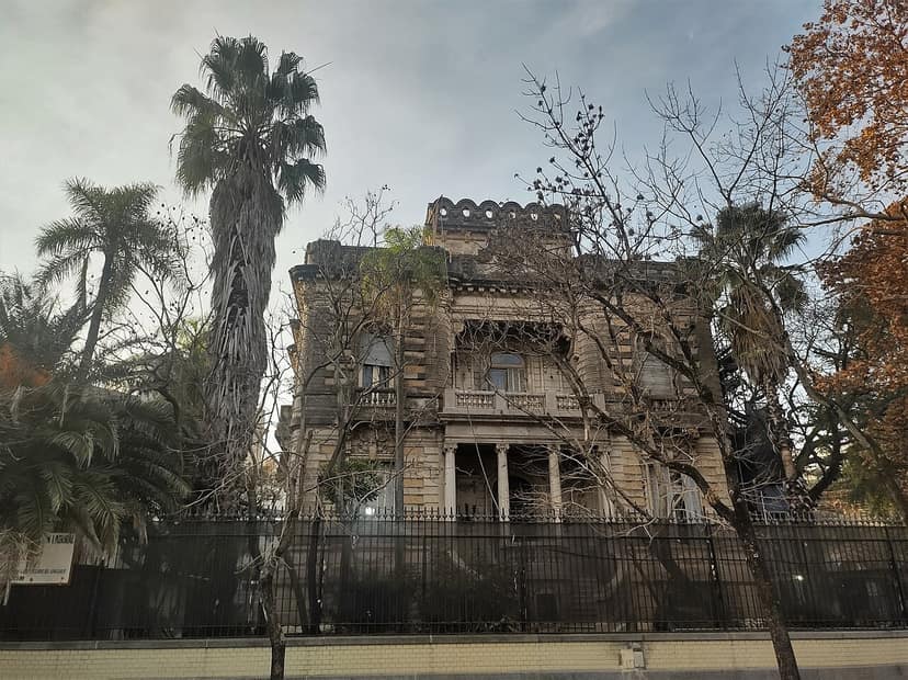 Femicidio in Villa Devoto: man kills wife and then flees