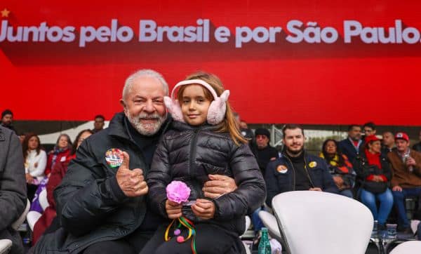 Photo d'archive: Lula et Flávio Bolsonaro intensifient leurs stratégies pour le second tour des élections