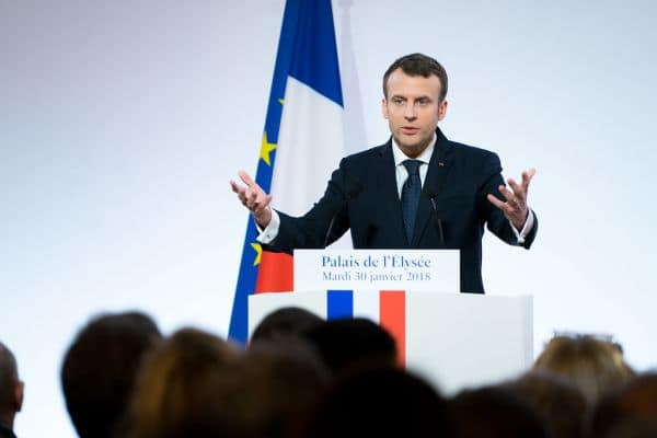França considera congelar pensões mais altas para reduzir o défice