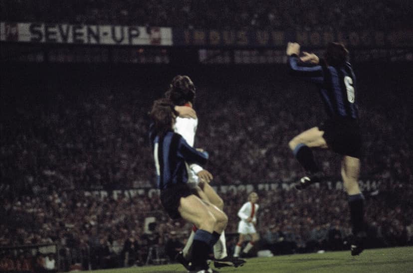 Foto d'archivio: Il Club Brugge ottiene una vittoria storica contro l'Inter con la tripletta di Tresoldi