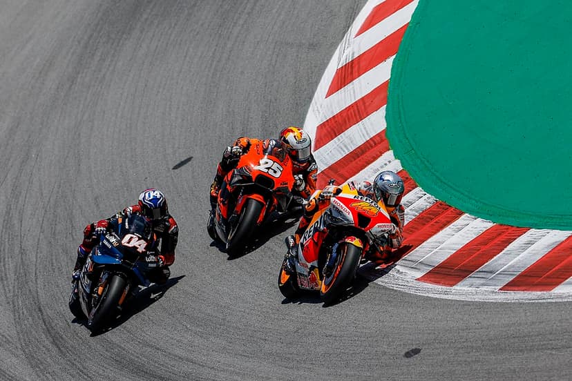 Raul Fernandez vence corrida de MotoGP em Silverstone e leva Aprilia a uma vitória tripla