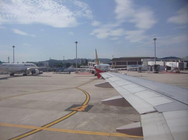 El aeropuerto de Yakarta suspende vuelos debido a la ceniza del Anak Krakatau