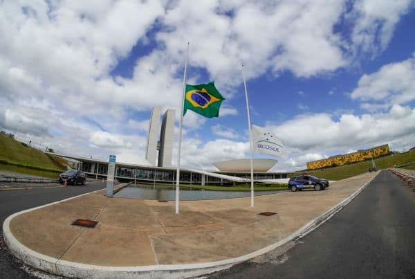 Lula decreta luto oficial de três dias pelas atrizes Laura Cardoso e Glória Menezes