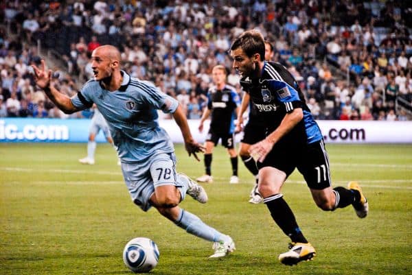 Photo d'archive: Invasion de terrain par un jeune fan lors d'un match de la MLS