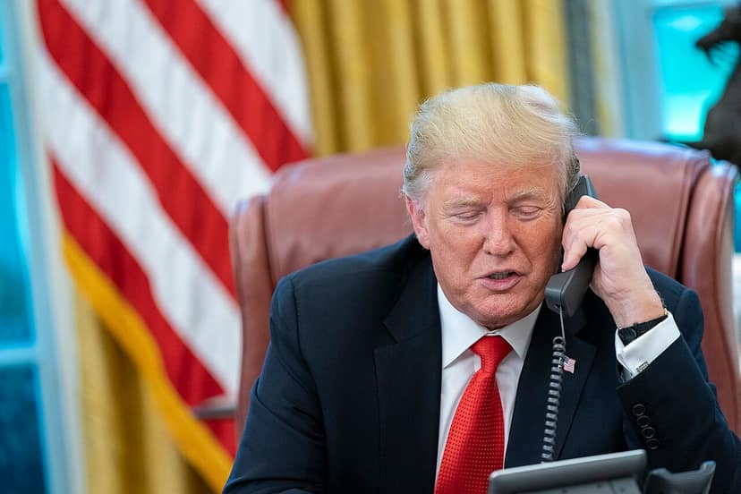 Foto de arquivo: Trump exige compensações ao Irão por ataques e vítimas ao longo das décadas