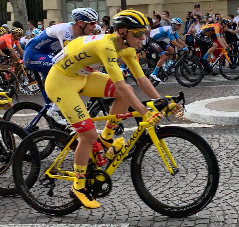 Tadej Pogačar en tête de la Vuelta après une victoire d'étape et une bonne place