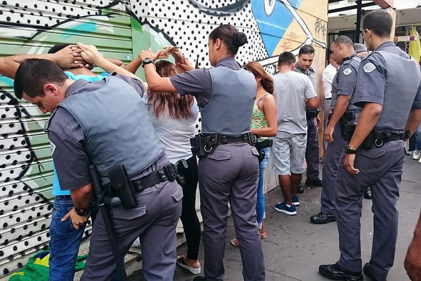 Polizeiaktion in Porto führt zu unterschiedlichen Reaktionen und Fragen