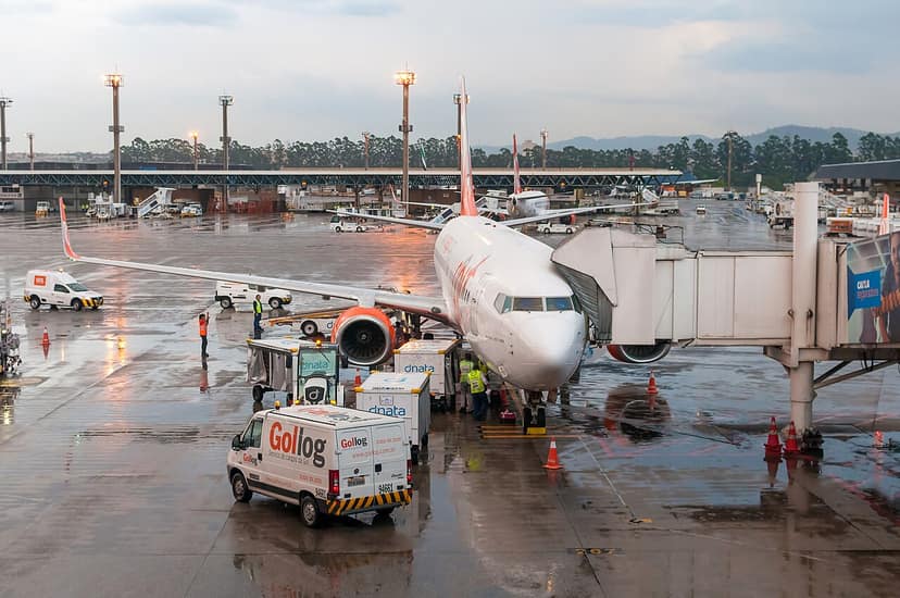 Boeing da Boliviana de Aviación faz pouso de emergência em Guarulhos