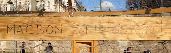 Frankreich sieht sich den Konsequenzen der Gewalt vom 17. Oktober gegenüber