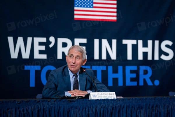 Le comité sénatorial américain qualifie Fauci de méprisable lors de l'audition sur le Covid