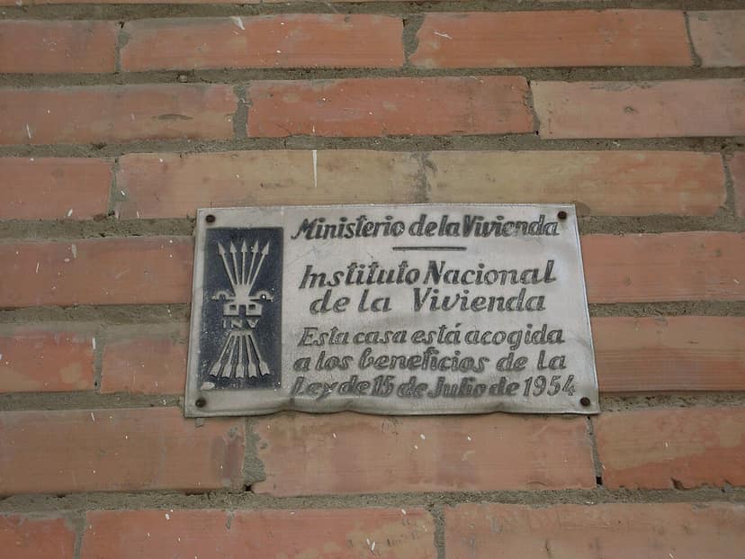 Controversie over reis van de minister van Huisvesting van Colombia tijdens noodsituatie