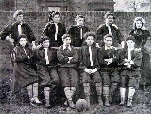 Mulheres no futebol: riscos para a saúde devido à desigualdade
