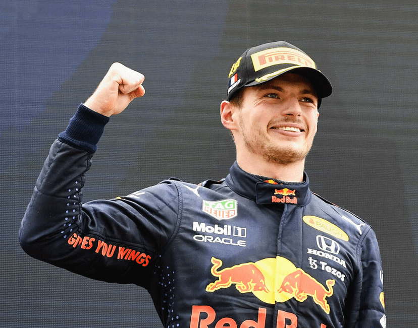 Max Verstappen prolonga contrato com a Red Bull Racing até 2030