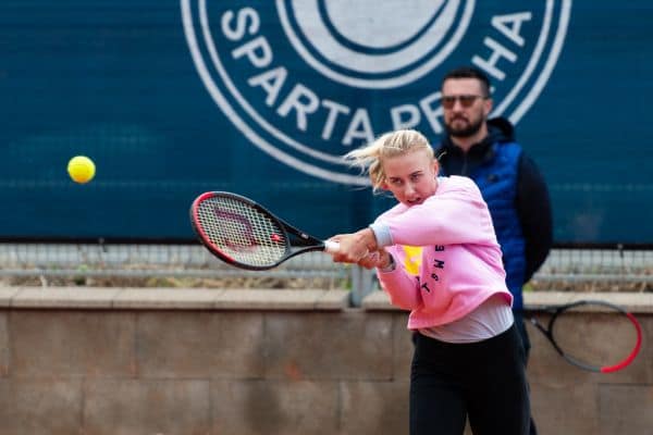 Foto d'archivio: Le austriache Tagger e Potapova nella seconda ronda degli US Open