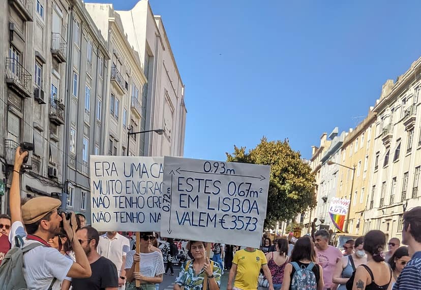 Archivbild: Polizei räumt Protestcamp für Wohnrechte in Porto