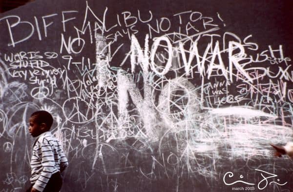 Foto d'archivio: La polizia utilizza gas lacrimogeni contro pensionati in protesta a Lagos
