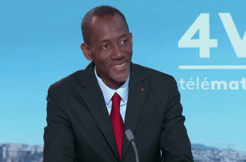 Plainte contre le maire de Saint-Denis pour emploi fictif
