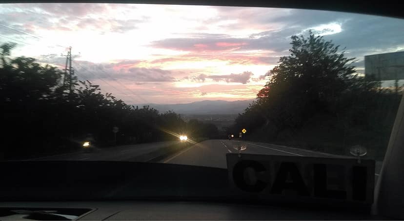 Al menos 20 edificios colapsados en Cali tras un terremoto
