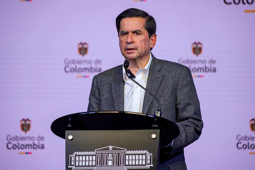Abelardo de la Espriella prend la présidence de la Colombie au milieu d'un tremblement de terre