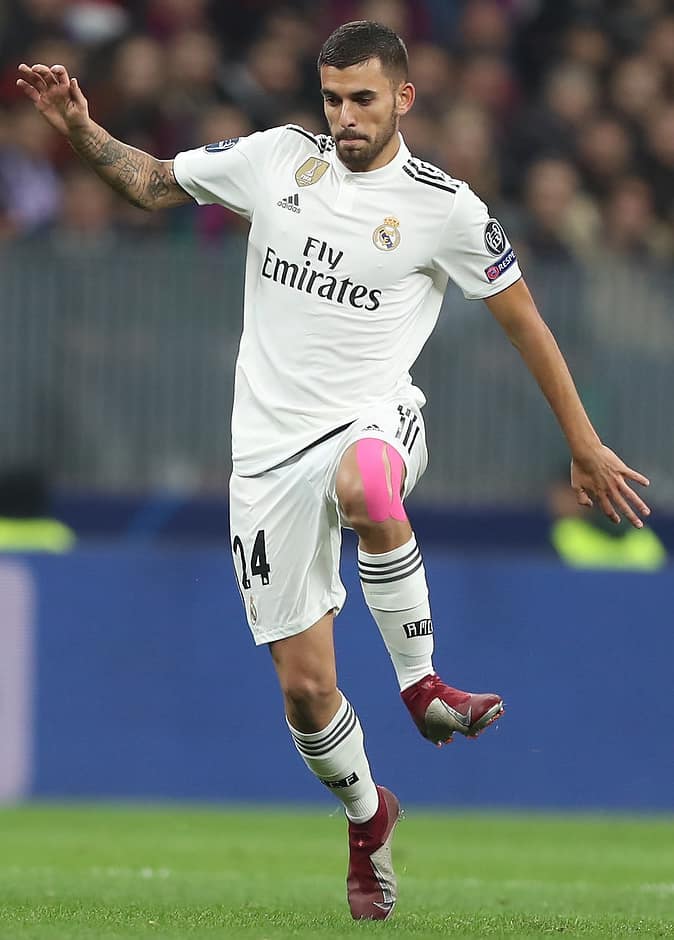 Dani Ceballos regressa ao Betis após nove anos