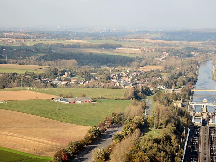Pommelien Thijs performs in Ronquières for Walloon audience
