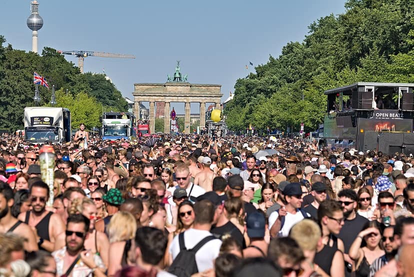 Foto de arquivo: Vários feridos após disparos em rave em Aarau