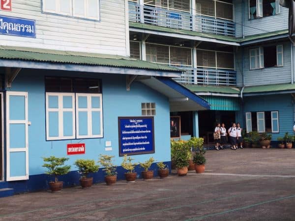 Sparatoria in una scuola a Bangkok: otto morti e diversi feriti