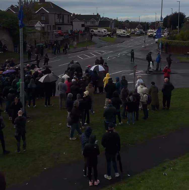 Demo blockiert Orange Order-Marsch in Portadown amid Spannungen