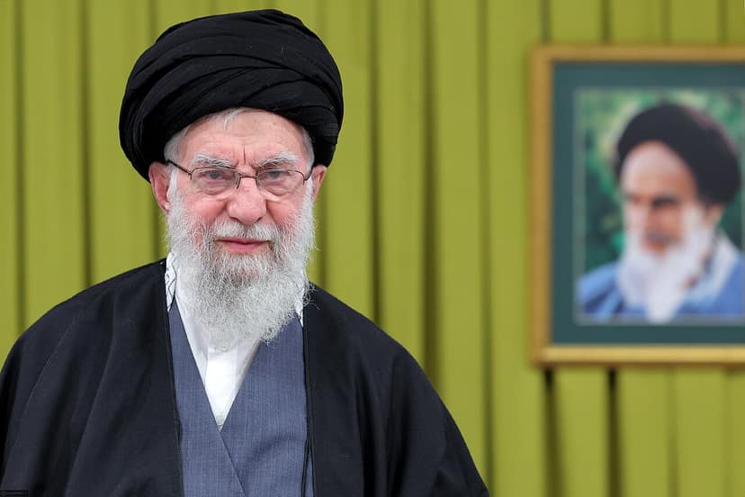 Foto de archivo: Irán: Chamenei llama a la unidad contra EE.UU. e Israel
