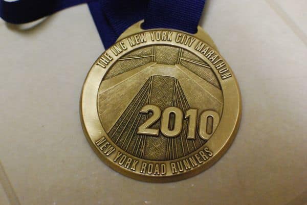 La medalla del Maratón de Sídney presenta una imagen incorrecta del estadio