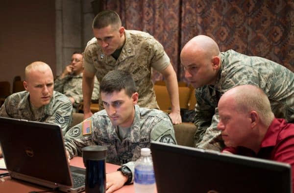 Trump ondertekent memo om cybertools in te zetten tegen transnationale criminele organisaties