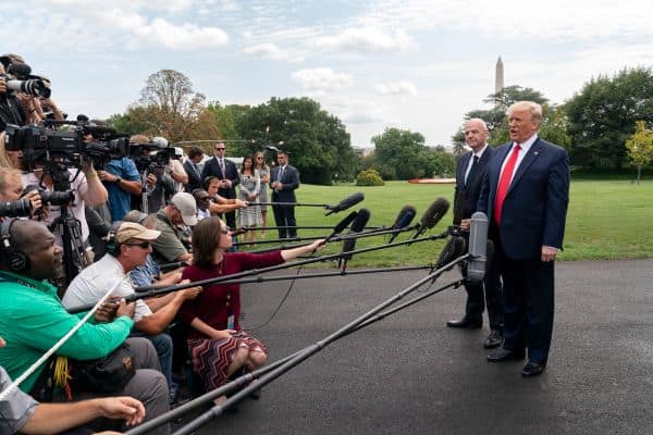Trump advierte a la FIFA sobre el reemplazo de Gianni Infantino