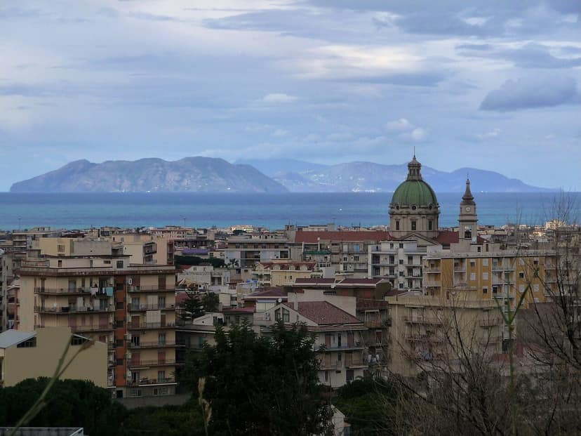 Italiani aggrediti a Barcellona, un 21enne in coma farmacologico