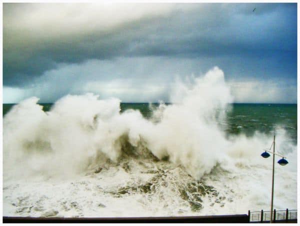 Two Portuguese rescued after storm in Croatia