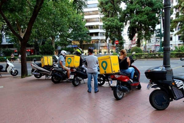 Foto de archivo: Glovo acepta oferta de compra de Uber por 12.770 millones