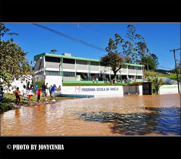 Foto de archivo: El calentamiento global intensifica tragedias naturales como la de Nepal