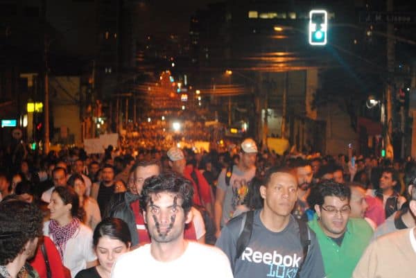 La policía angoleña utiliza fuerza moderada para dispersar manifestación de la UNITA