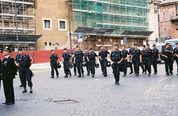 Driver hits cyclists in Lanzo Torinese, four injured