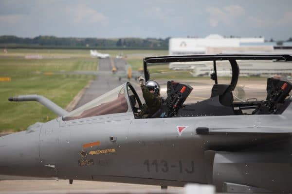 Archivbild: Entwarnung nach Luftnotlage am Flughafen Nürnberg: Eurofighter escortierten Flugzeug
